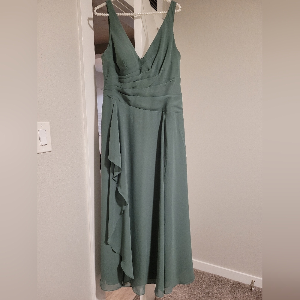 Azazie Eucalyptus Bridesmaid/Formal Dress (Custom Size 10)